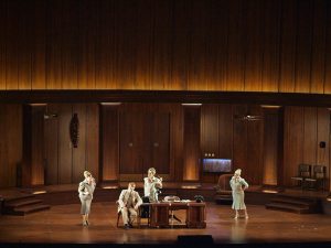 L'Antonia, la Pepa i la Rosalia en plena acció. Foto Bofill