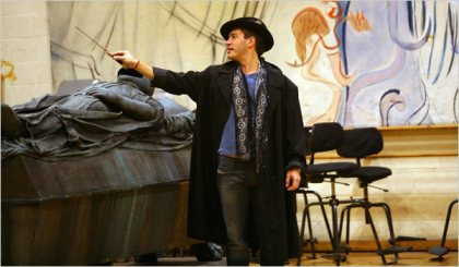 Erwin Schroot assajant Don Giovanni al MET - Foto New York Times