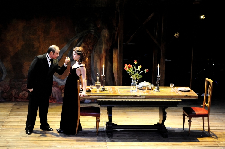 LA DAMA DE REUS (A.Carrion) al TNC Barceló i Molins en la pucciniana escena del acte 2on.