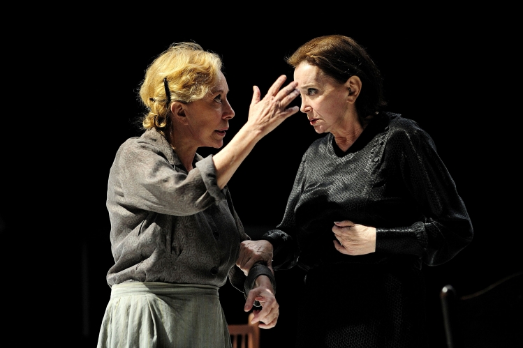 Rosa Maria Sardà (Porcia) i Núria Espert (Bernarda Alba) TNC 2009