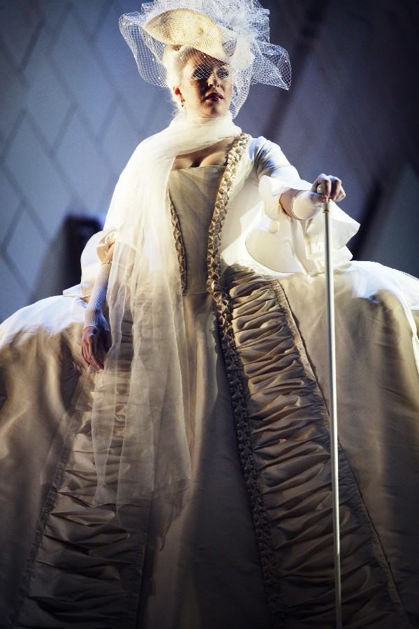 Martina Serafin (Die Feldmarschallin a Amsterdam 2004 en la producció de Willy Decker, dirigida per Brigitte Fassbaender 