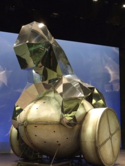 El cavall de Troia ideat per Roland Olbeter per a Les Troyens, segons el muntatge de Carlus Padrissa