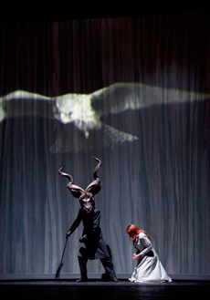 Die Frau ohne Schatten, producció de Claus Guth Teatro alla Scala 2012. Foto Monika Rittershaus