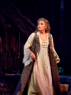 Waltraud Meier, Sieglinde al MET foto: Metropolitan Opera/Ken Howard