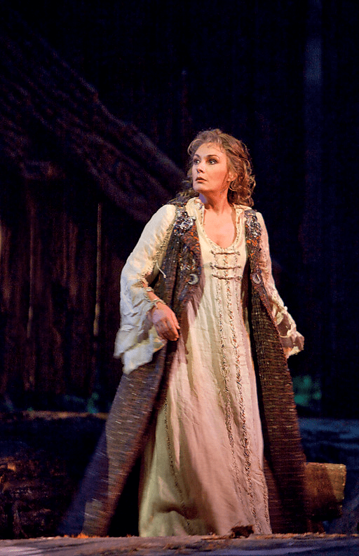 Waltraud Meier, Sieglinde al MET foto: Metropolitan Opera/Ken Howard