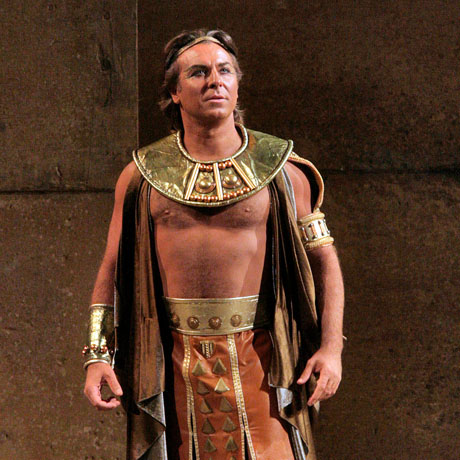 Roberto Alagna (Radames) Producció de Sonja Frisell (1988) MET.