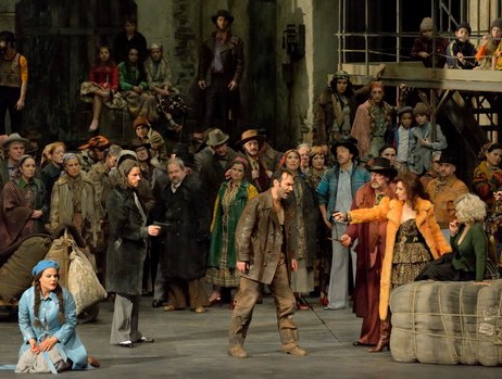 Genia Kühmeier (Micaela), Edwin Crossley-Mercer (Le Dancaïre), Nikolai Schukoff (Don José), Philippe Faure (Lillas Pastia), Louise Callinan (Mercedes) i Anna Caterina Antonacci  (Carmen) a la nova producció d'Yves Beaunesne per la ONP 2012