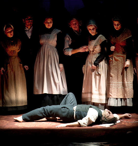 Lohengrin, producció de Claus Guth pel Teatro alla Scala, 2012. Jonas Kaufmann (Lohengrin)