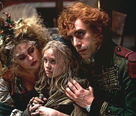 Helena Bonham Carter (Madame Thénardier), Isabelle Allen (Cosette) i Sacha Baron Cohen (Thénardier)