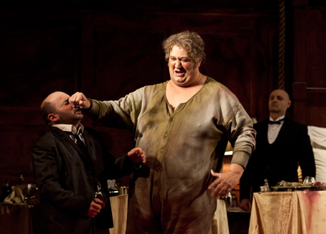 Amgrogio Maestri, Falstaff al Teatro alla Scala, producció Robert Carsen. Fotografia Rudy Amisano