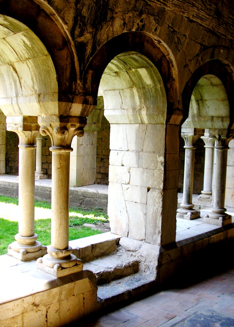 Claustre de Santa Maria de Vilabertran