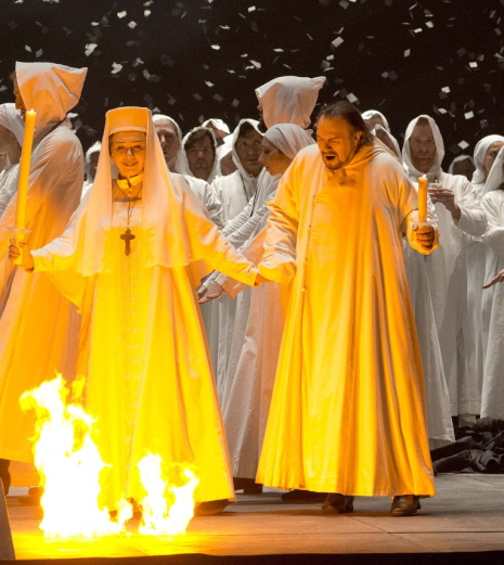 Larissa-Diadkova (Marfa) i Vladimir Galouzine (Princep Andrei Khovanski) a la Khovbàntxina a l'ONP 2013, producció d'Andrei Serban foto Ian Patrick