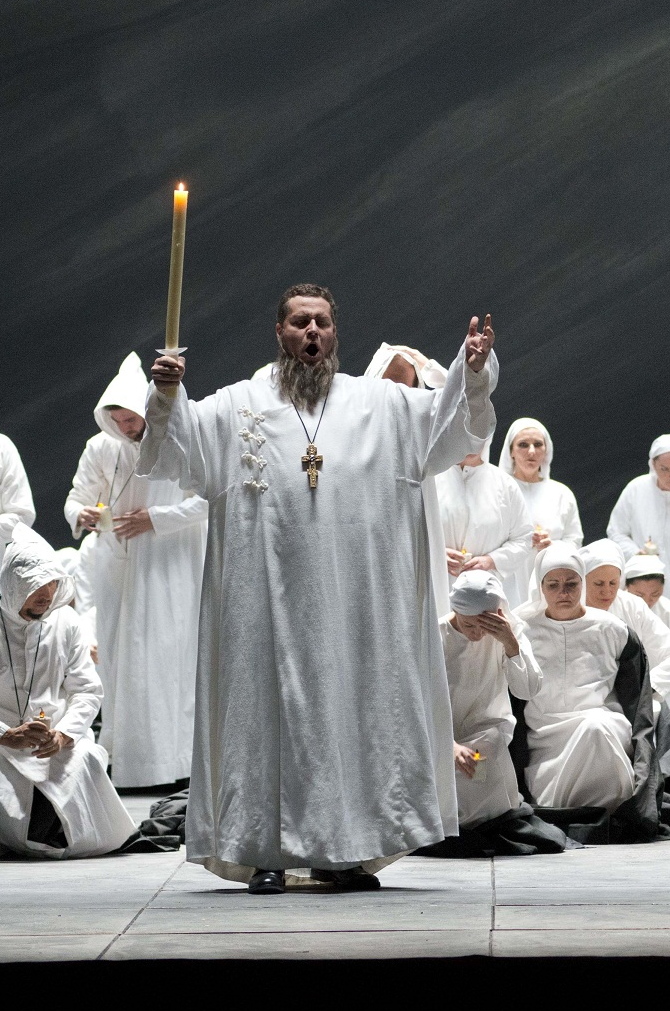 Orlin Anastassov (Dosifei) a la Khov'antxina de L'ONP  2013 foto: Ian Patrick