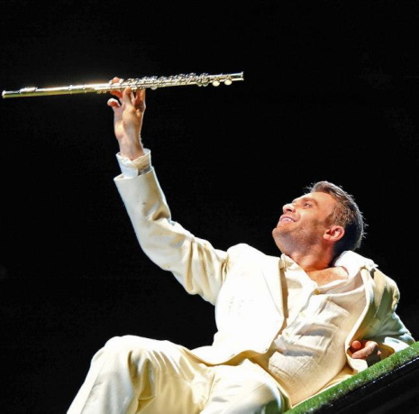 Pavol Breslik (Tamino) a Die Zauberflöte al Festival de Baden-Baden, produció de Robert Carsen Foto: © Andrea Kremper