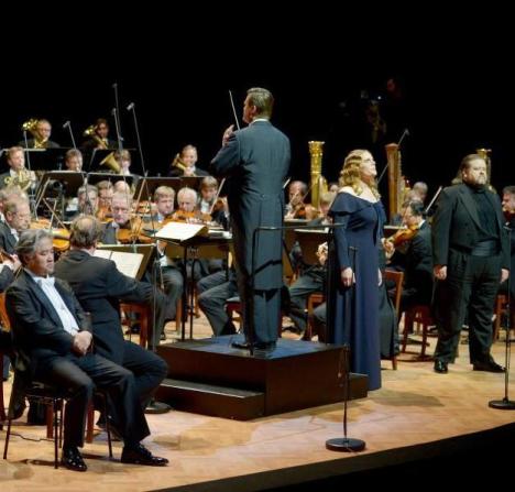 Christian Thielemann dirigint el concert del bicentenari al Festspielhaus de Bayreuth amb Kwangchul Youn, Eva-Maria Westbroek i Johan Botha. Foto: David Ebener
