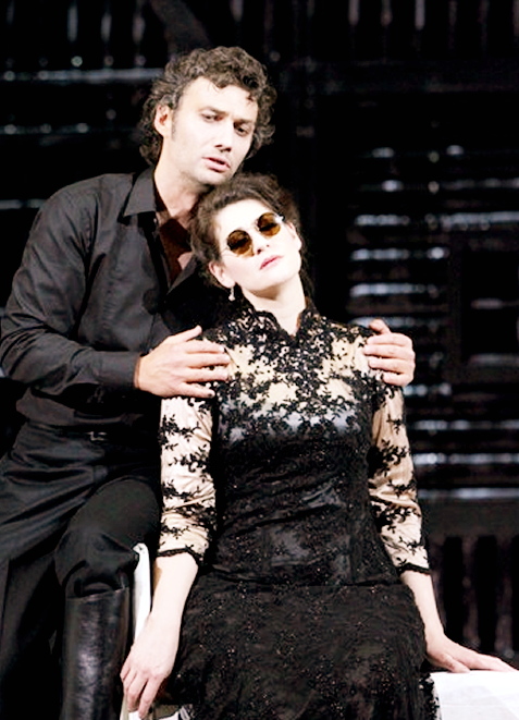 Jonas Kaufmann (Manrico) i Anja Harteros (Leonora) a Il Trovatore a Munich