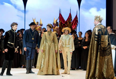 Kaufmann, Hampson, Harteros, Celeng i Salminen, al 3er acte de Don Carlo a Salzburg. Producció de Peter Stein Foto: Monika Rittershaus