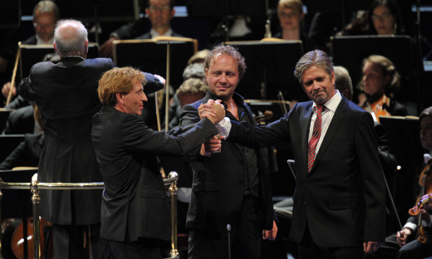 Schager (Siegfried)-Petrenko (Hagen) i Grochowski (Gunter) a  Götterdämmerung als  PROMS del 28 de juliol de 2013. Foto BBC/Chris Christodoulou