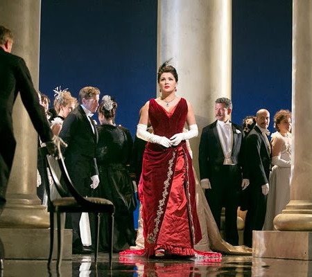 Anna Netrebko al 3er acte de Eugene Onegin al MET, Producció de Deborah Warner, Foto Sara Krulwich/The New York Times