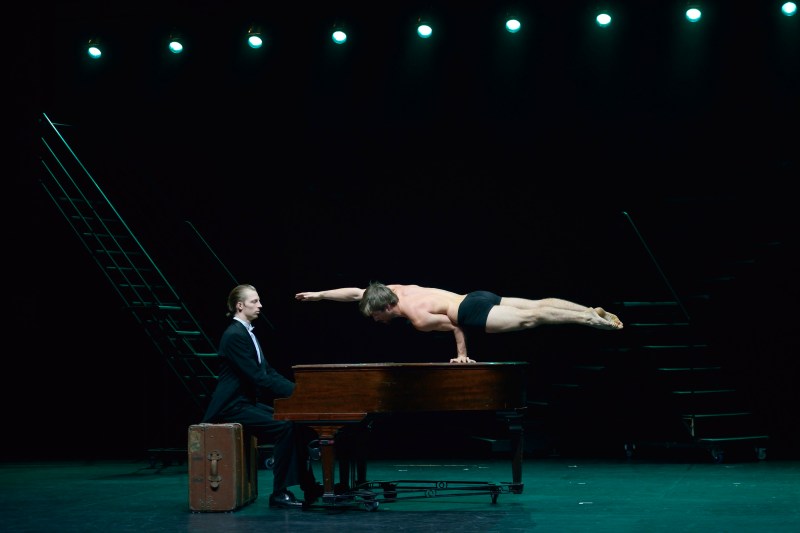 Niklas Blomberg i Quim Giron (Animal Religion) a El vestit d'en Pascual al TNC. Foto David Ruano/TNC