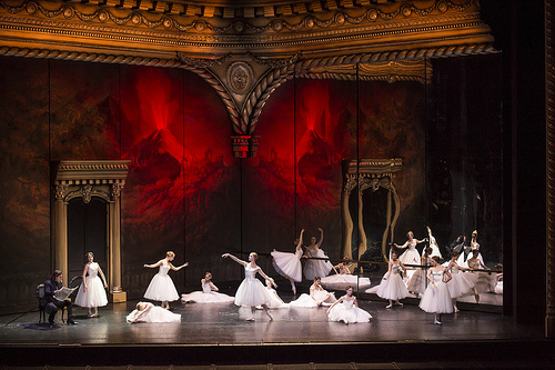 Les vêpres siciliannes a la RHO, producció de Stefan Herheim. Foto 