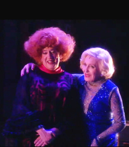Follies a Toulon Solange i Carlota