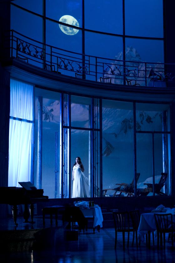 La sonnambula, producció de Marco ARturo Marelli. Fotografia de Bill Cooper ROH
