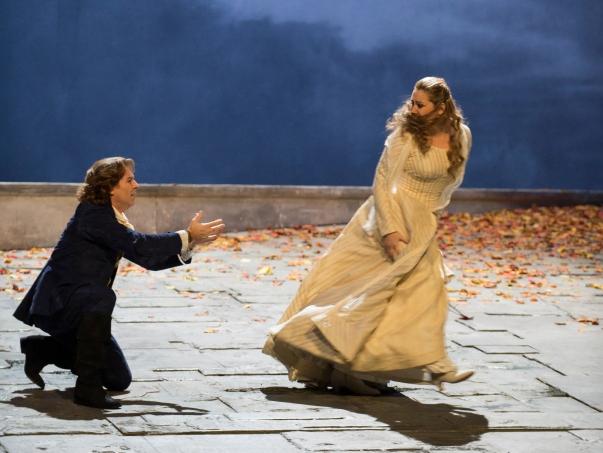 Roberto Alagna i Karine Deshayes en el segon acte de Werther a l'ONP Foto ©Julien Benhamou/Opéra national de Paris