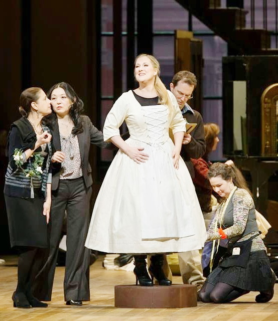 Diana Damrau (Amina) a La Sonnambula del MET, producció de Mary Zimmerman. Fotografia MetropolitanOperaHouse