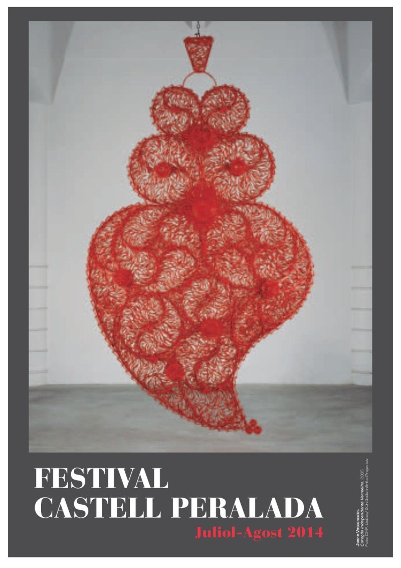 Coração Independente Vermelho, Joana Vasconcelos - Coberta de plàstic translúcida, ferro pintat, cadena de metall, motor, instal·lació sonora -371 x220 x 75 cm. Museu Colecção, Berardo, Lisboa