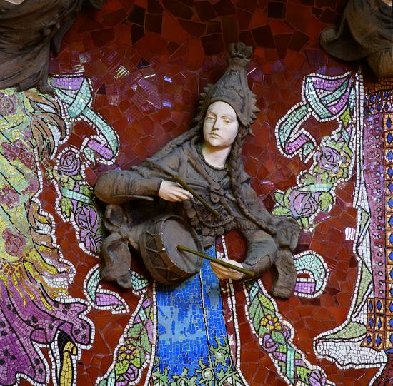 Musa de la Música, obra de Eusebi Arnau y Lluís Bru, del Palau de la Música Catalana de Domènech i Montaner. (Fotografia M.A.S.)