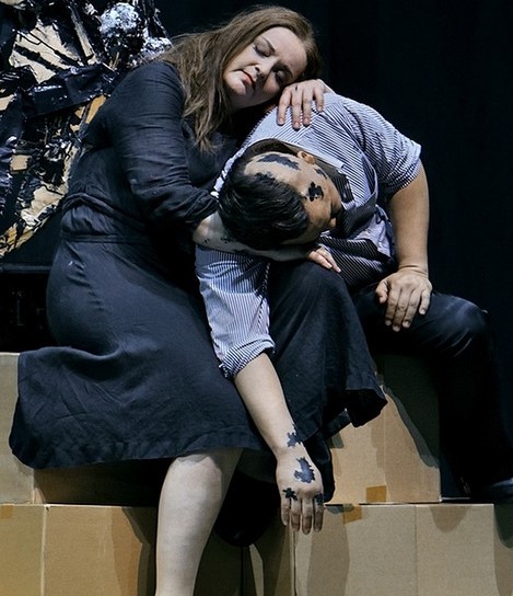 Ricarda Merbeth (Senta) and Samuel Youn (Holländer) © Bayreuther Festspiele | Enrico Nawrath