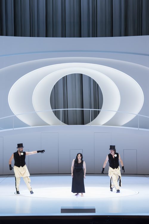 Charles Gounod/Faust Ildar Abdrazakov (Méphistophélès), Maria Agresta (Marguerite) i Piotr Beczala (Faust) Salzburg 2016 Copyright: Monika Rittershaus