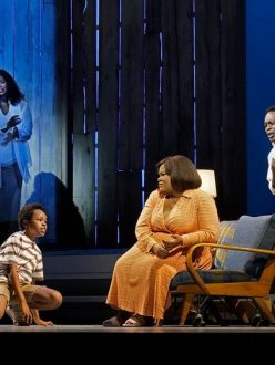 Angel Blue, Walter Russell III, Will Liverman a i Latonia Moore a Fire Shut Up in My Bones al MET de New York. Fotografia de Ken Howard/MET